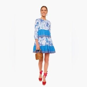 Chic Floral Long Sleeve Dress in Blue and White